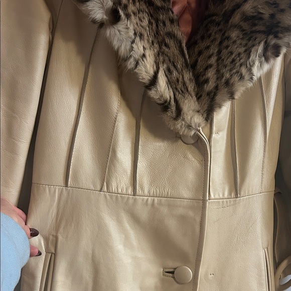 Vintage Rajac Canada Cream Leather Coat with Real Fur Collar - Picture 6 of 16